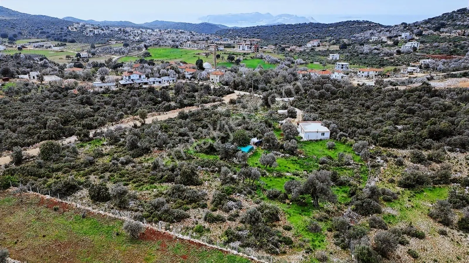 Antalya Kaş'ta 1483 M2 Doğayla İç İçe Deniz Manzaralı Arsa