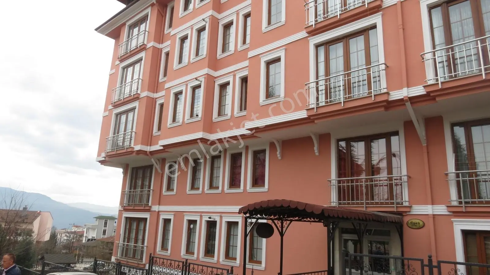 Elit Emlak'tan Halkeğitim Karşısı İpek Apartmanı Kiralık 2+1