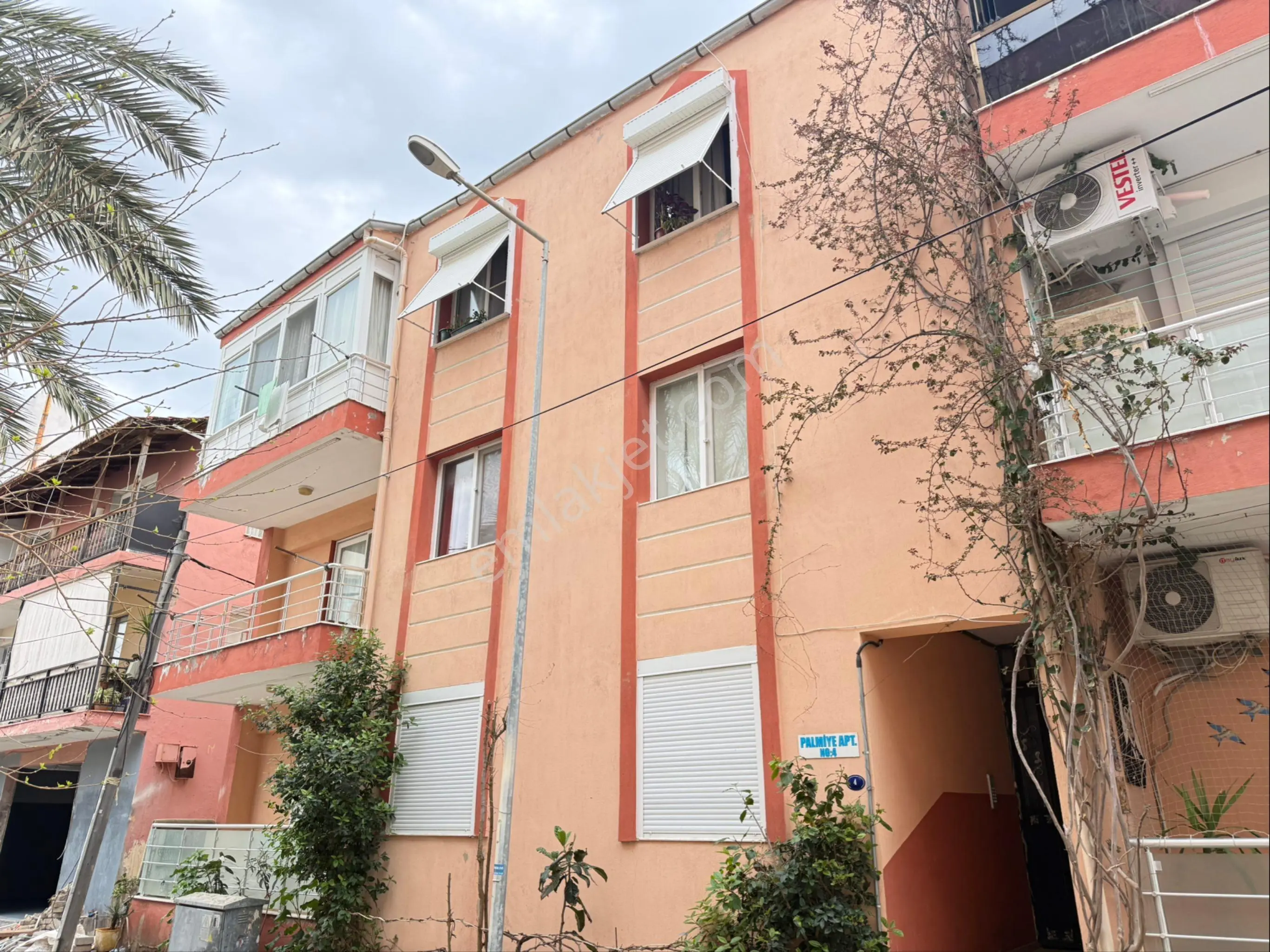 Seferihisar Ürkmez Merkez'de Satılık 2+1 80m2 Daire Denize 200m - Görsel 3