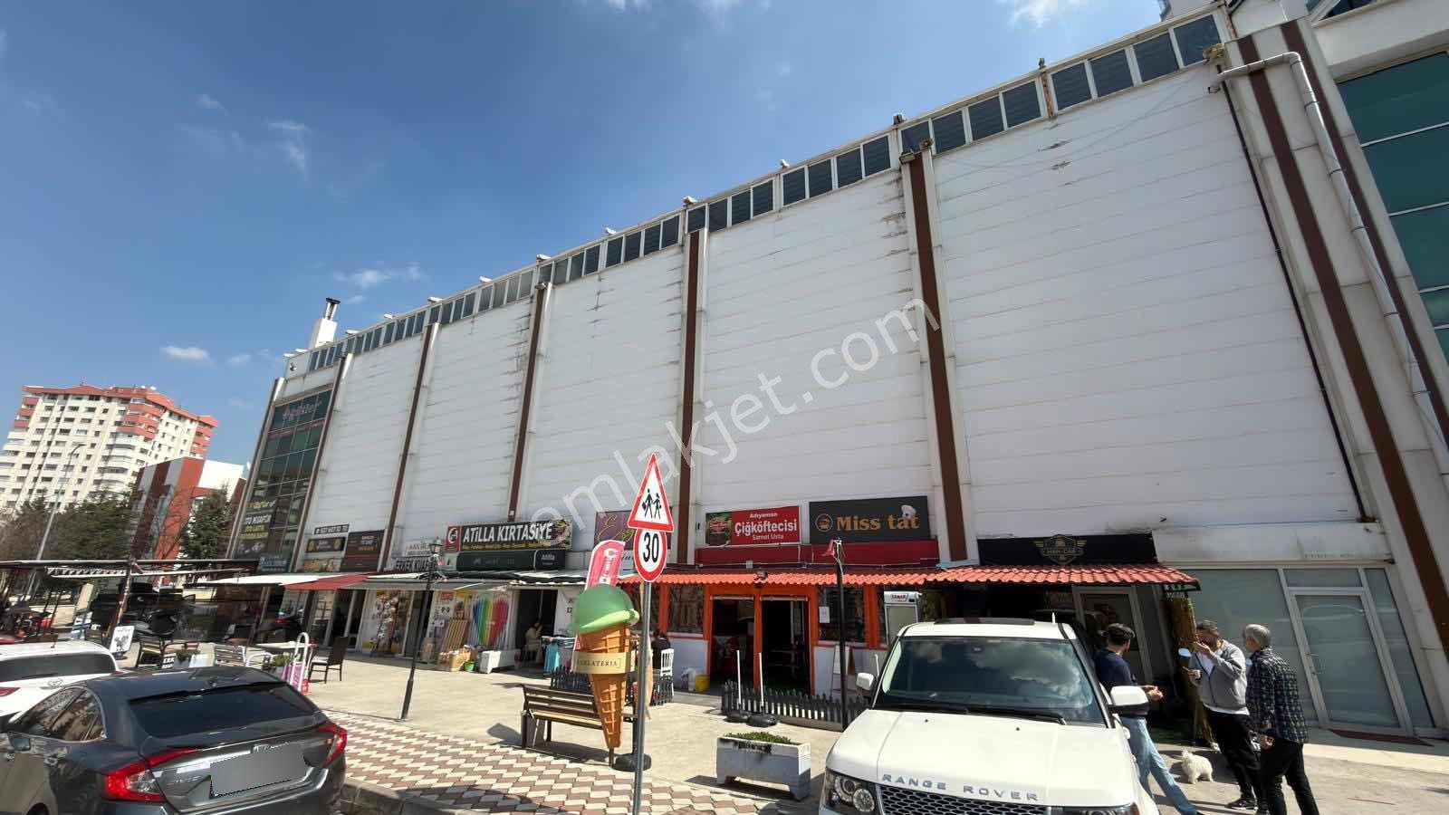 Şeyh Şamil'de Her İşe Uygun Önü Açık Cadde Yakını Satılık Dükkan - Görsel 10