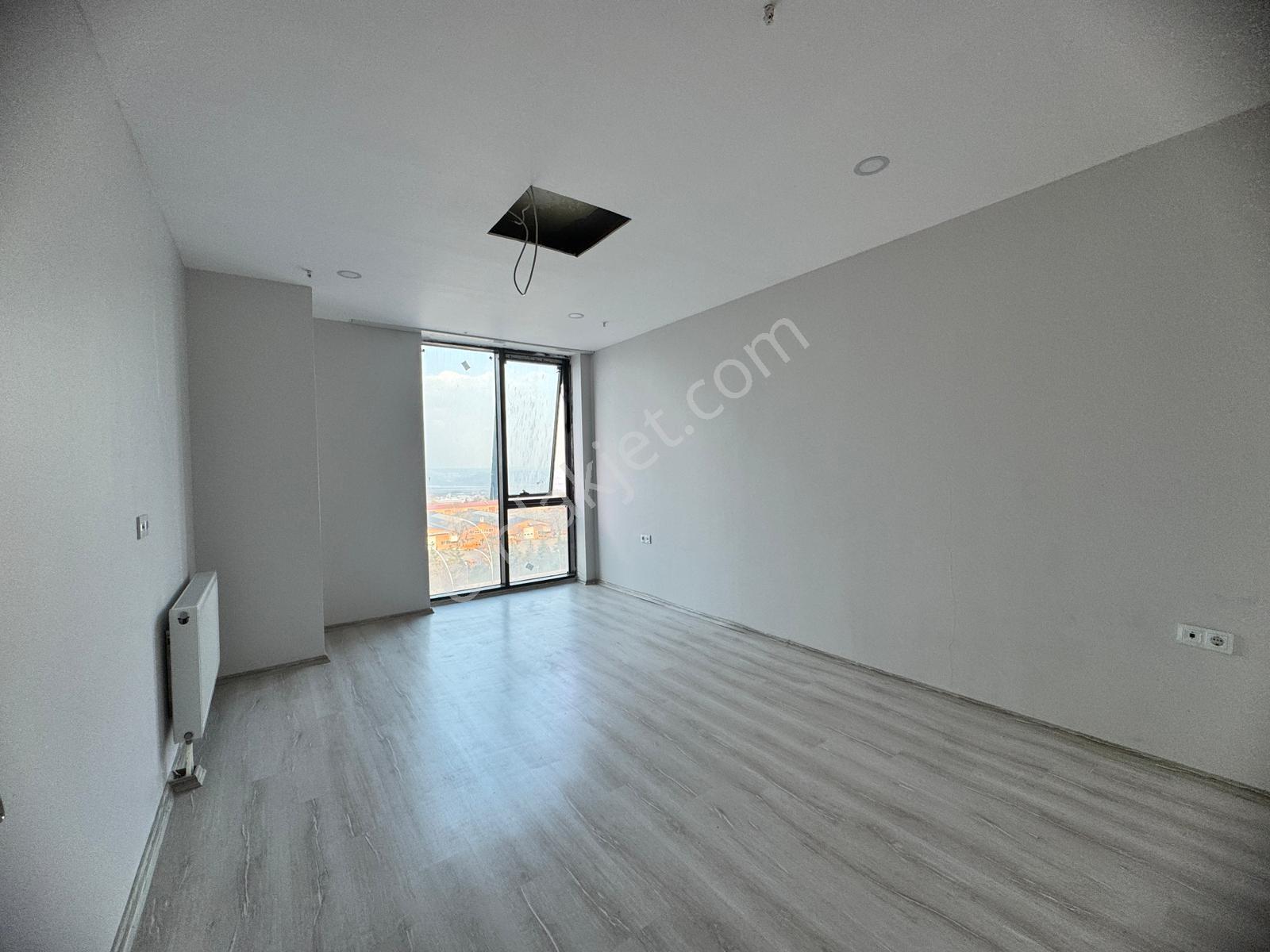 Çeysa Twin Towers 'da Satılık 2+1 Büro - Görsel 2