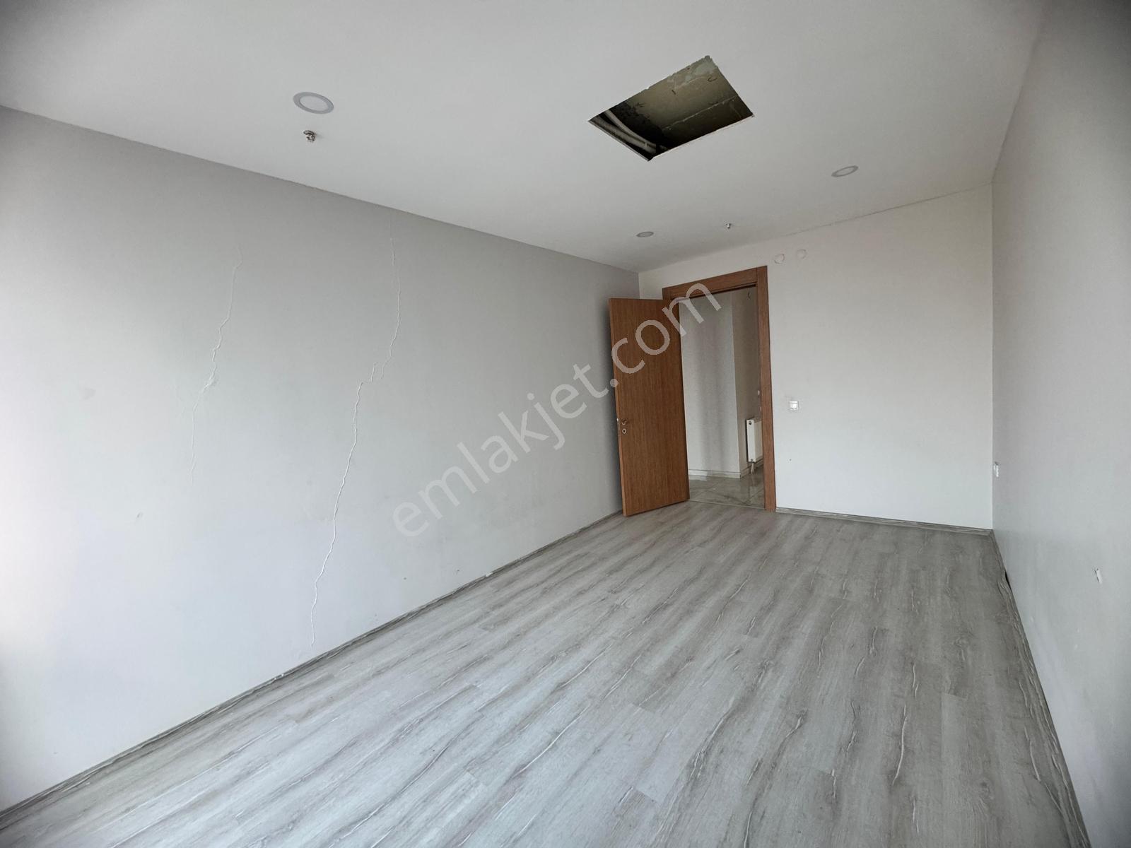 Çeysa Twin Towers 'da Satılık 2+1 Büro - Görsel 14