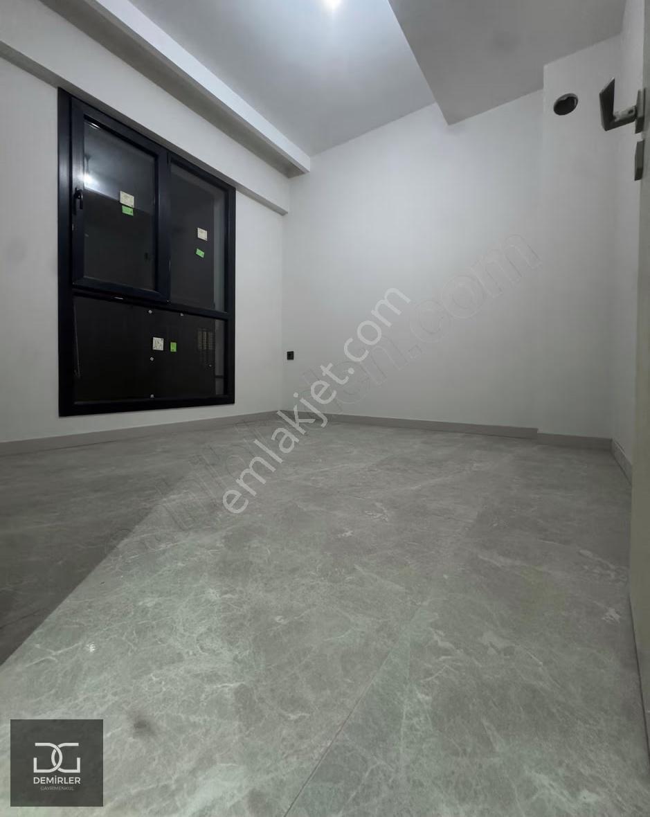 Demirler'den Aydem Karşısında Modern Tasarıma Sahip Home Ofis - Görsel 13
