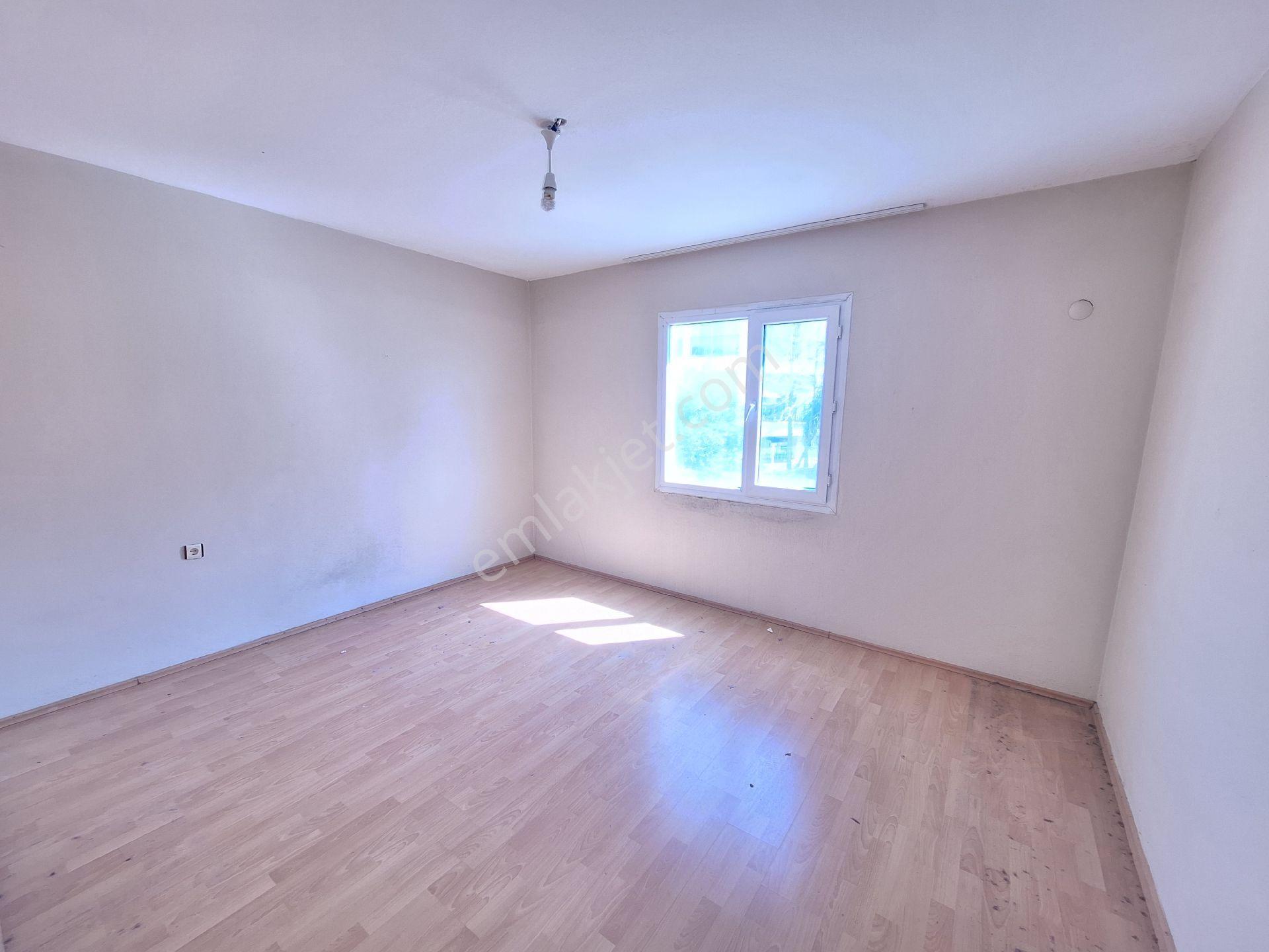 Kuşadası Ege Mahallesinde 3+1 Eşyasız Kiralık Dubleks Daire - Görsel 18