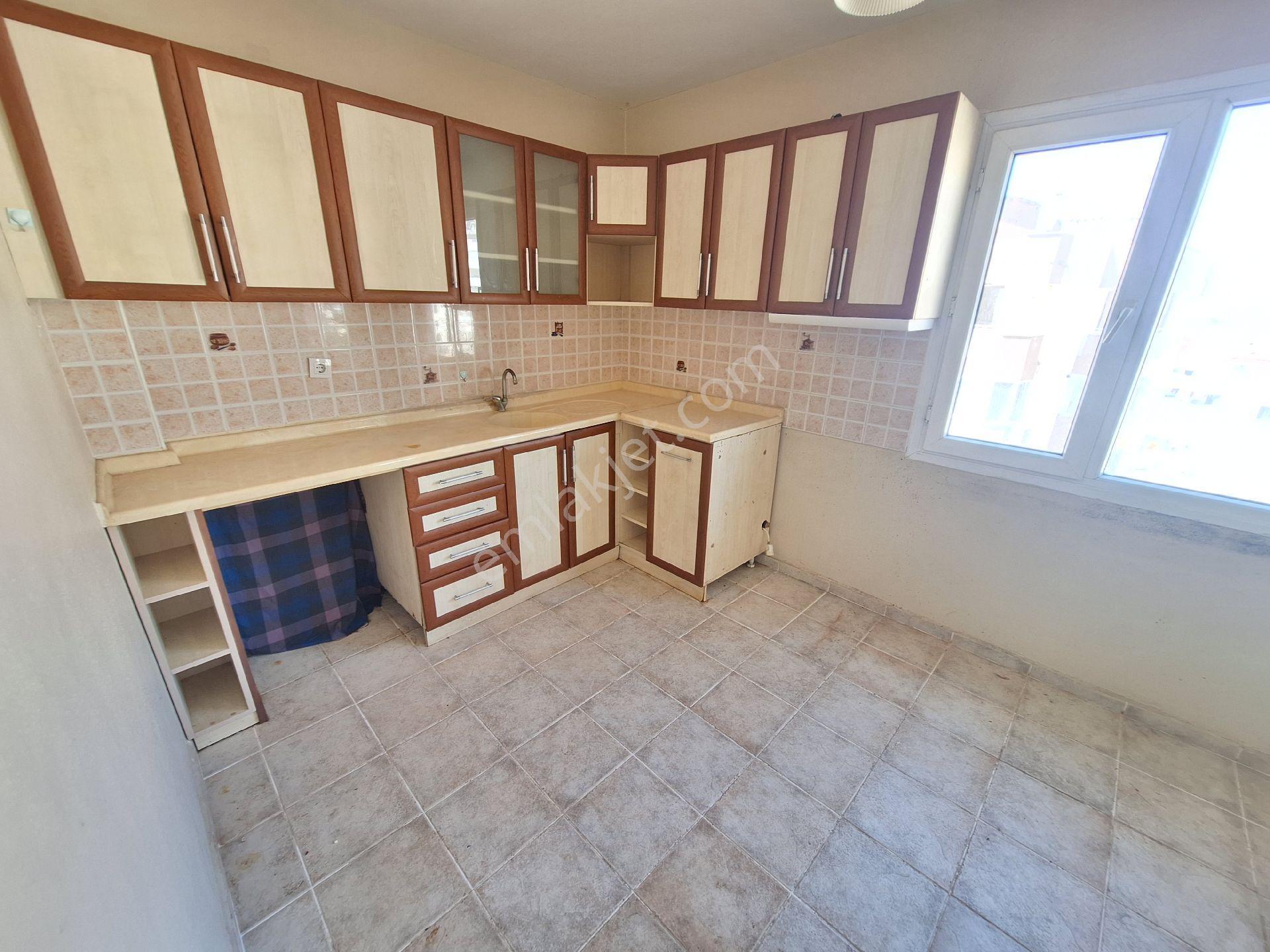 Kuşadası Ege Mahallesinde 3+1 Eşyasız Kiralık Dubleks Daire - Görsel 8
