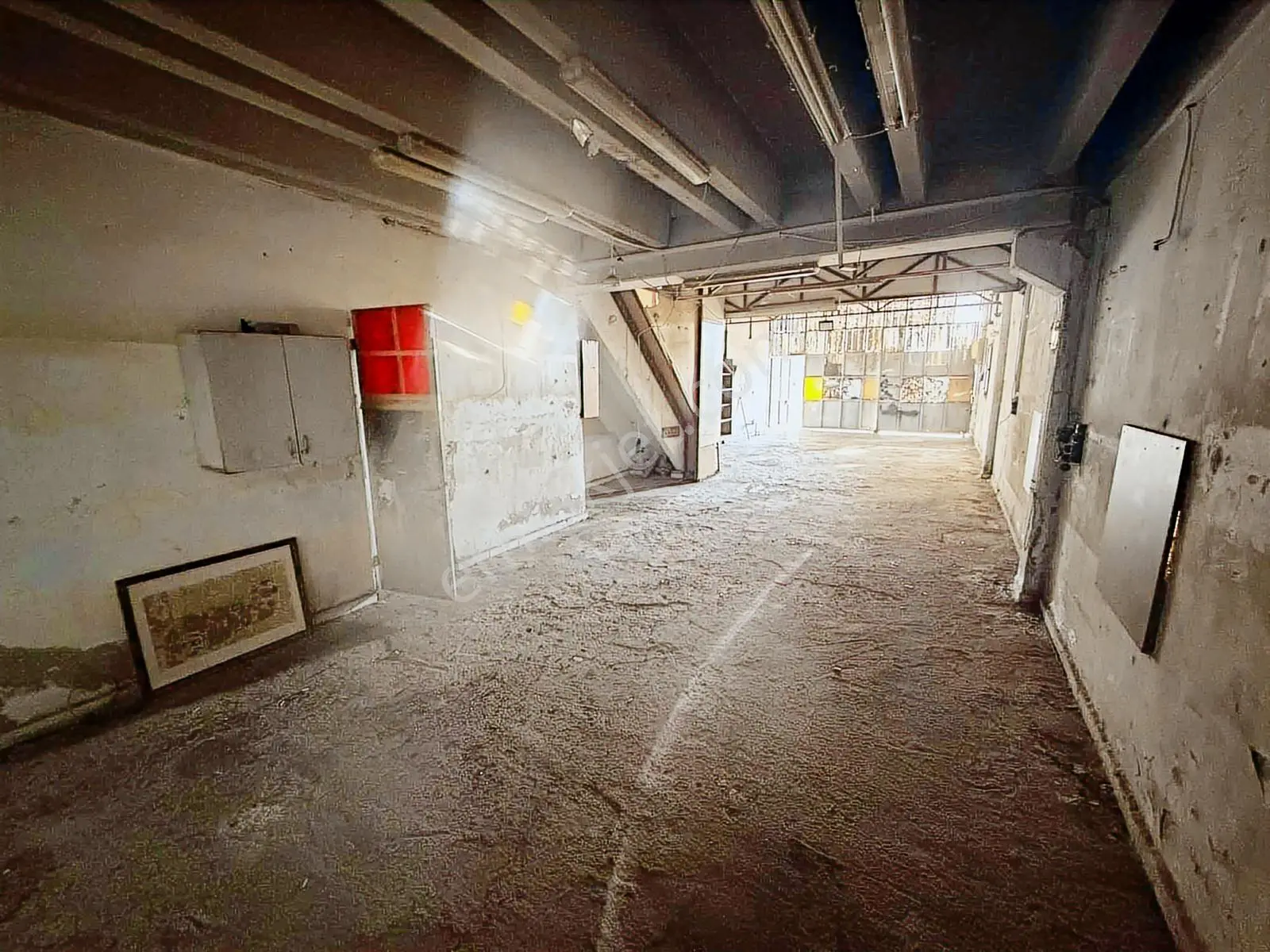 İzmir Menderes Kısıkköy Mobilyacılar Sitesinde Kiralık - Görsel 12