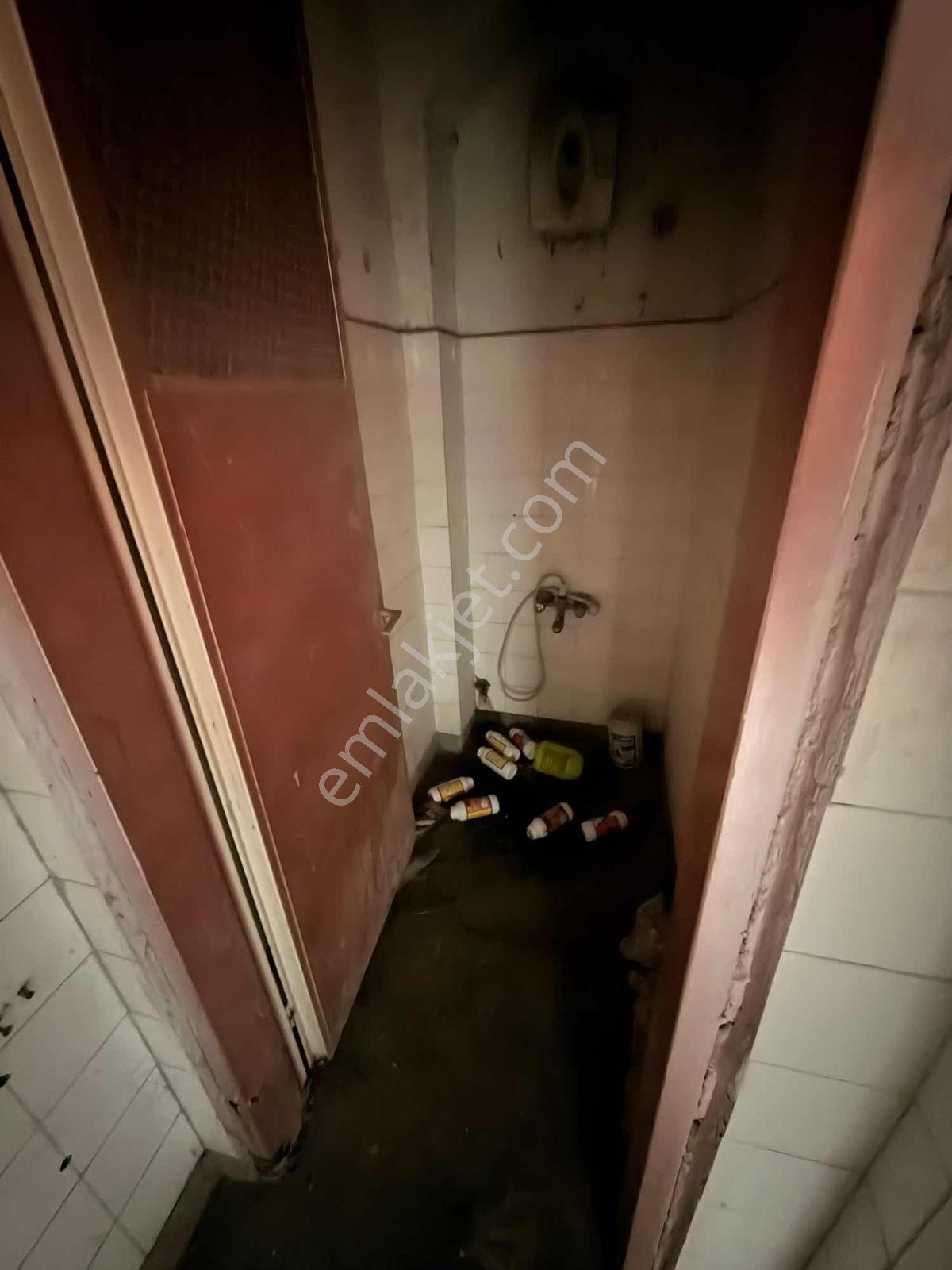 İzmir Menderes Kısıkköy Mobilyacılar Sitesinde Kiralık - Görsel 9