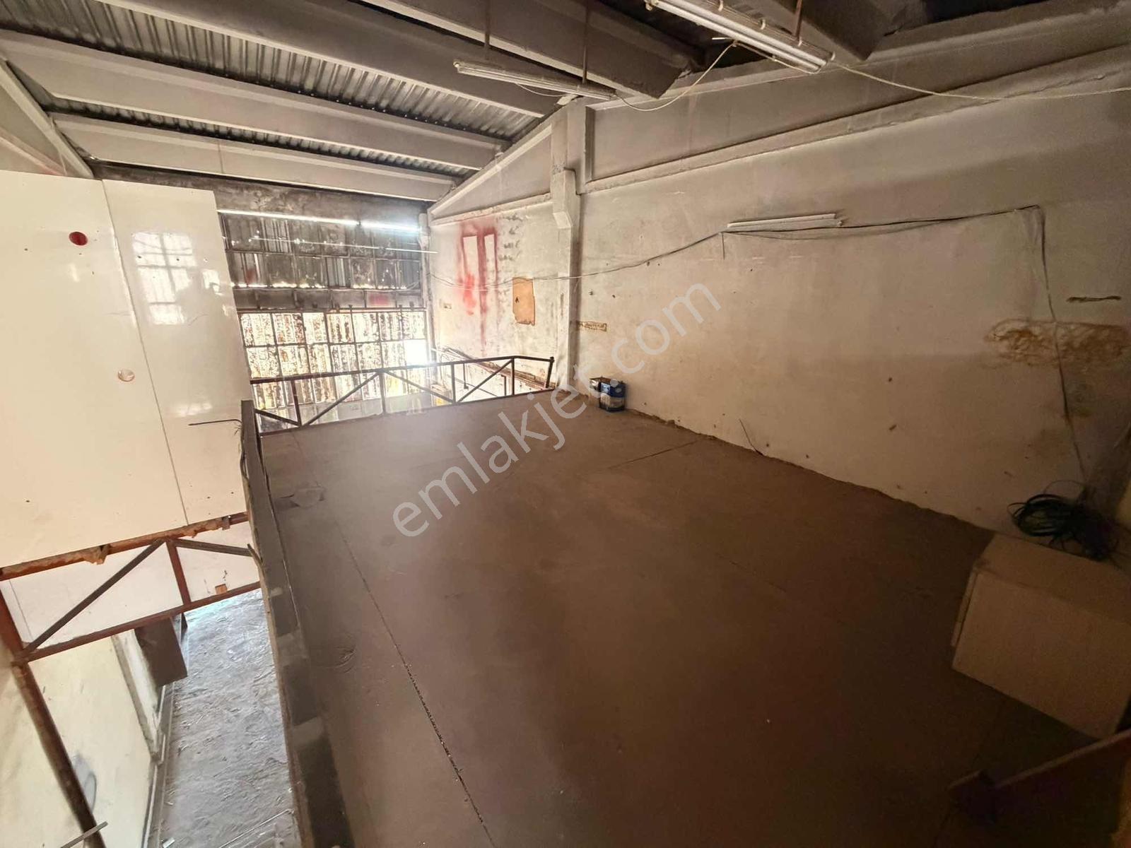 İzmir Menderes Kısıkköy Mobilyacılar Sitesinde Kiralık - Görsel 13