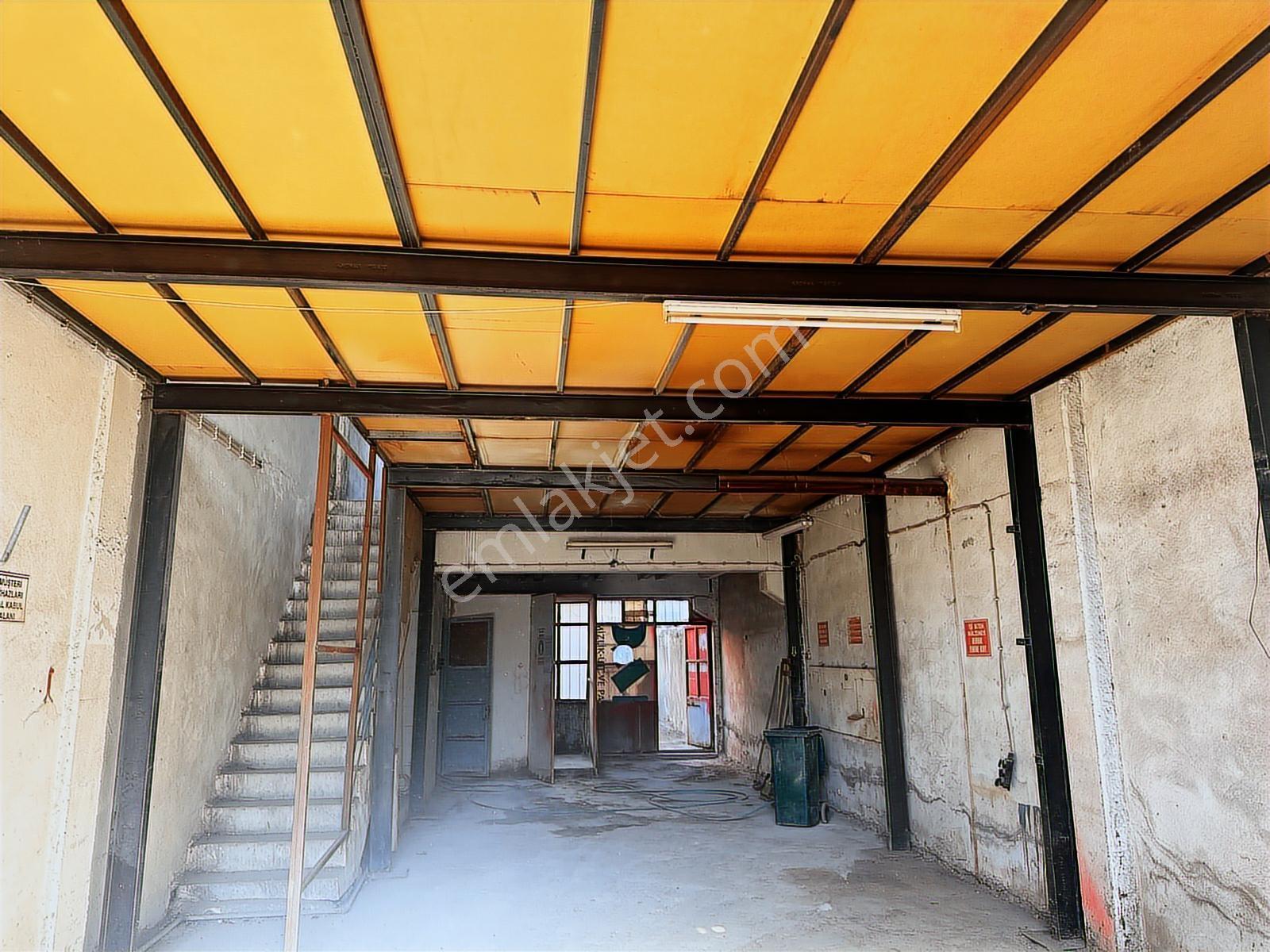 İzmir Menderes Kısıkköy Mobilyacılar Sitesinde Kiralık Dükkan - Görsel 19