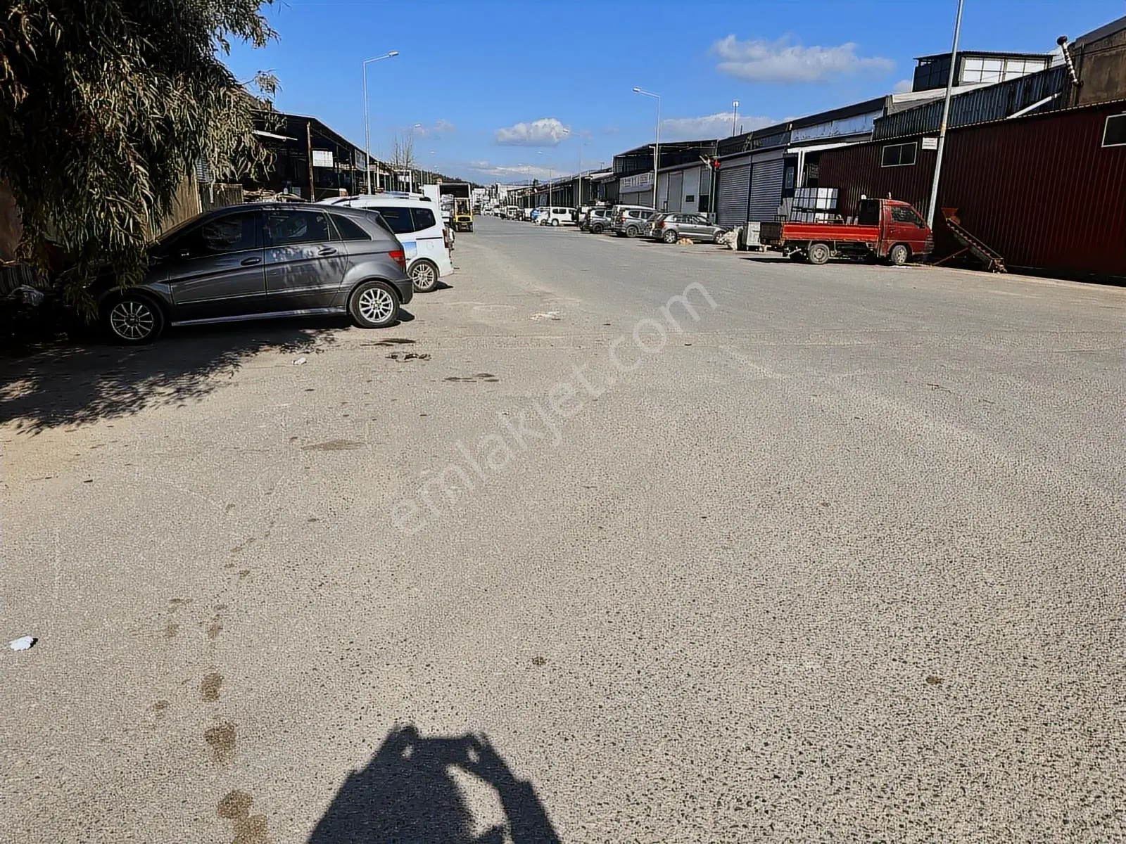 İzmir Menderes Kısıkköy Mobilyacılar Sitesinde Kiralık Dükkan - Görsel 22