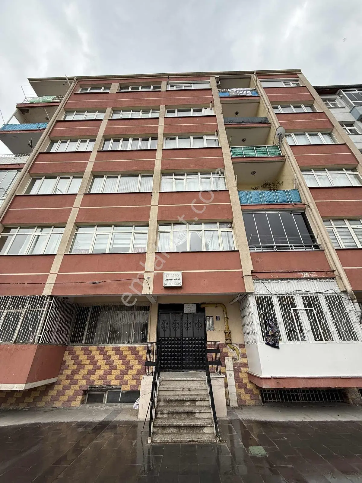 Fuzuli Caddesi Üzeri Köşe Başı 3+1 Satılık Daire