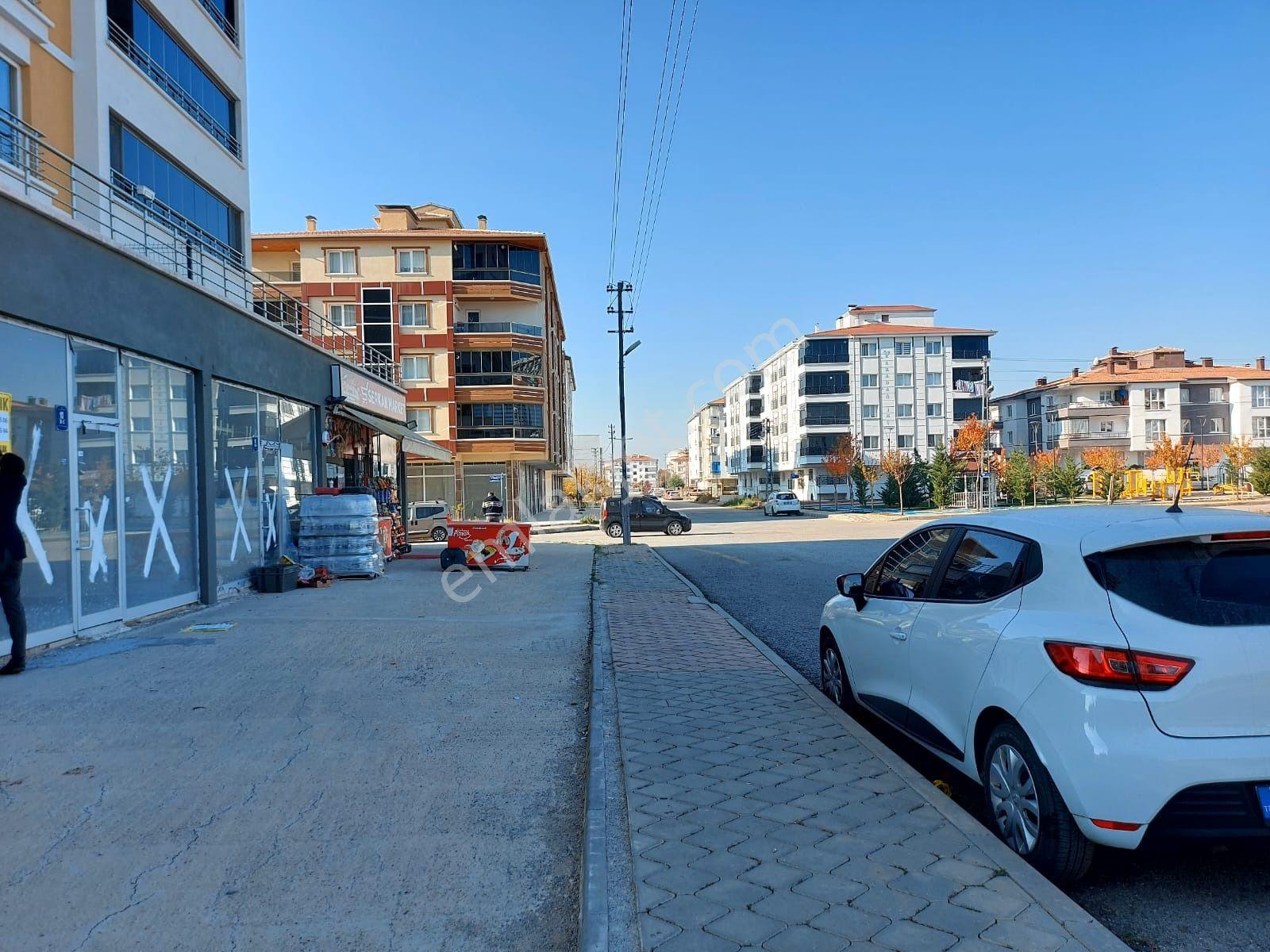 Sena Emlaktan Menderse Mah. Satılık 3 Adet Dükkan - Görsel 3