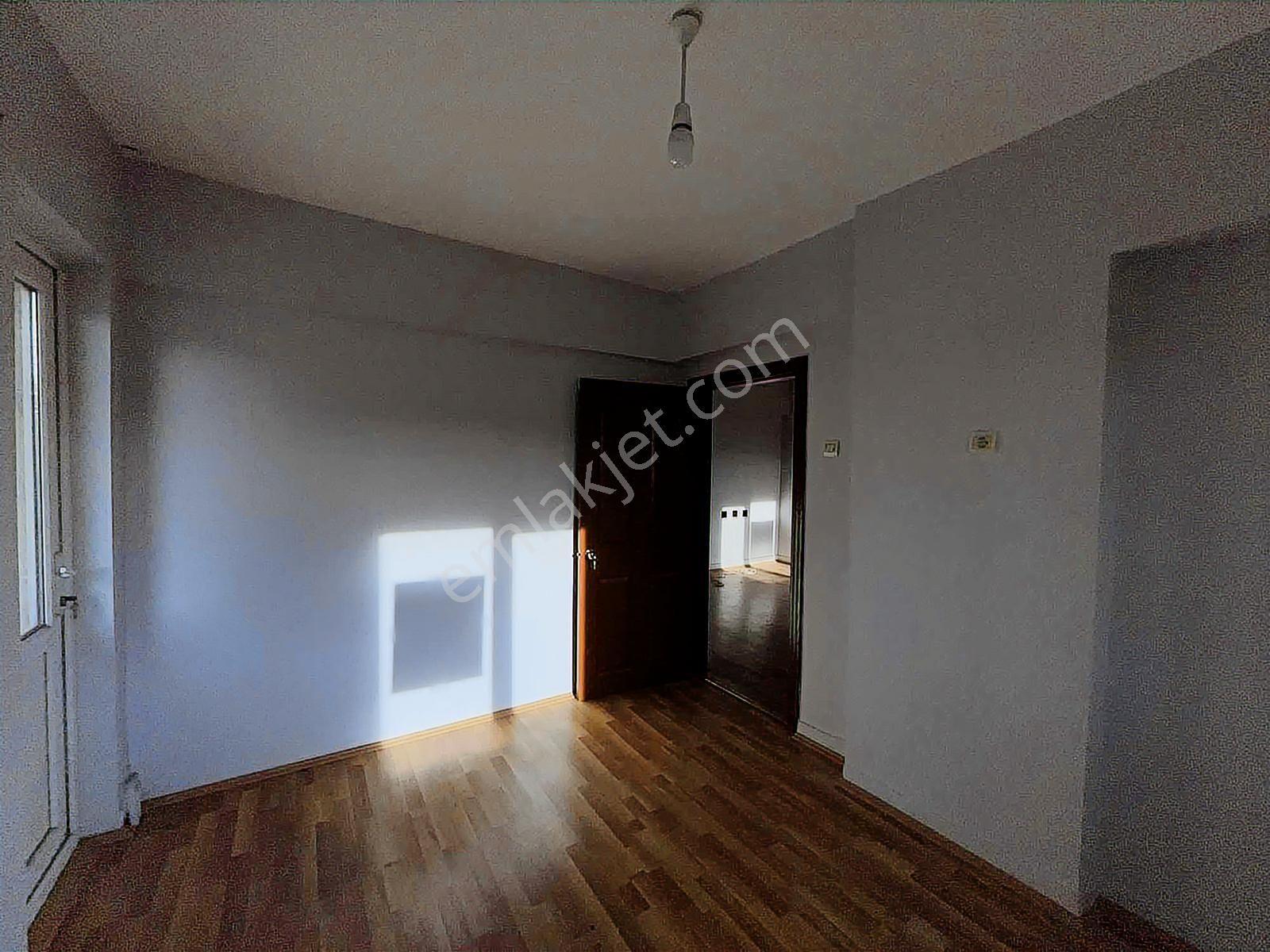 Sincan Merkezde Kiralık Ofis İşyeri - Görsel 9