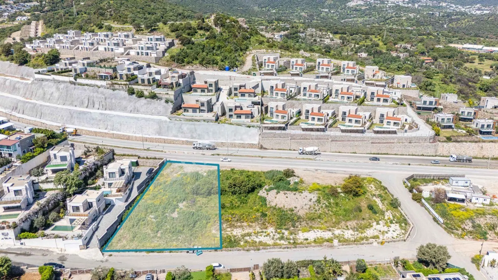 Ortakent'te Merkezi Lokasyonda Konut Veya Ticari İmarlı Arsa - Görsel 5