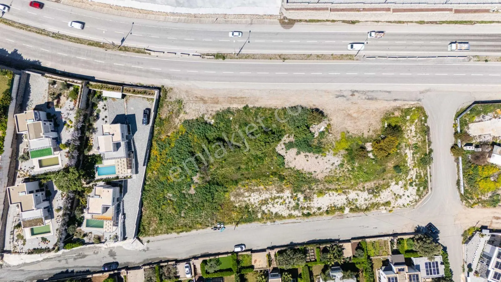 Ortakent'te Merkezi Lokasyonda Konut Veya Ticari İmarlı Arsa - Görsel 4