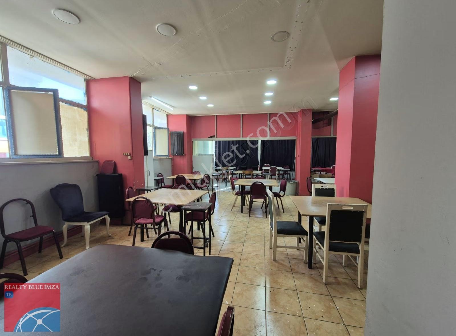 Çekmeköy Sultançiftliği Mah 100m2 Kiralık Dükkan