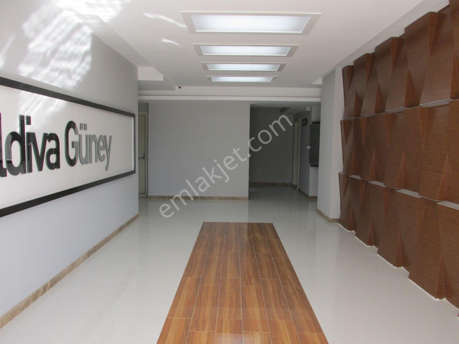Bornova Goldiva Güney'de Net 80 M2 2+1 Satılık Daire - Görsel 30