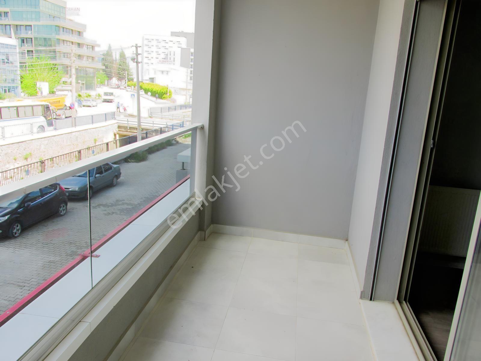 Bornova Goldiva Güney'de Net 80 M2 2+1 Satılık Daire - Görsel 18