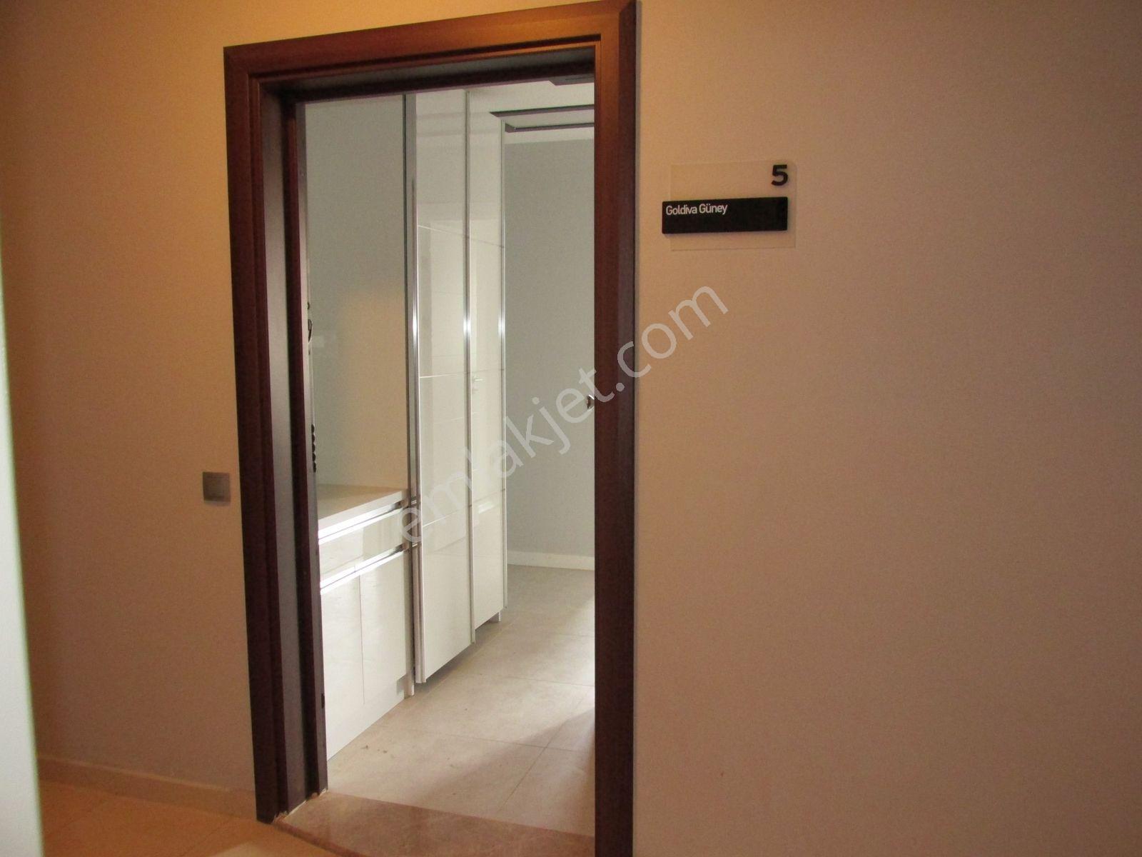 Bornova Goldiva Güney'de Net 80 M2 2+1 Satılık Daire - Görsel 27