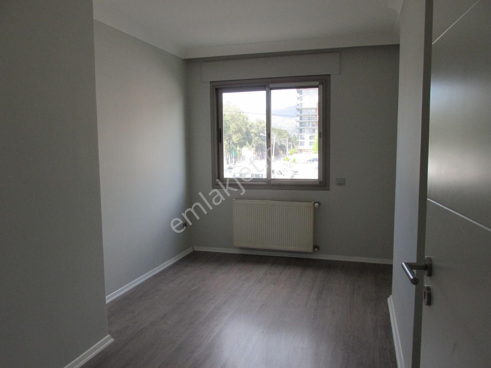 Bornova Goldiva Güney'de Net 80 M2 2+1 Satılık Daire - Görsel 3