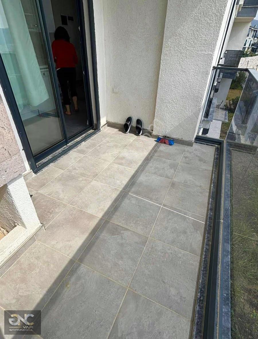 Olimpik Havuzlu Sitede Deniz Manzaralı Daire - Görsel 13
