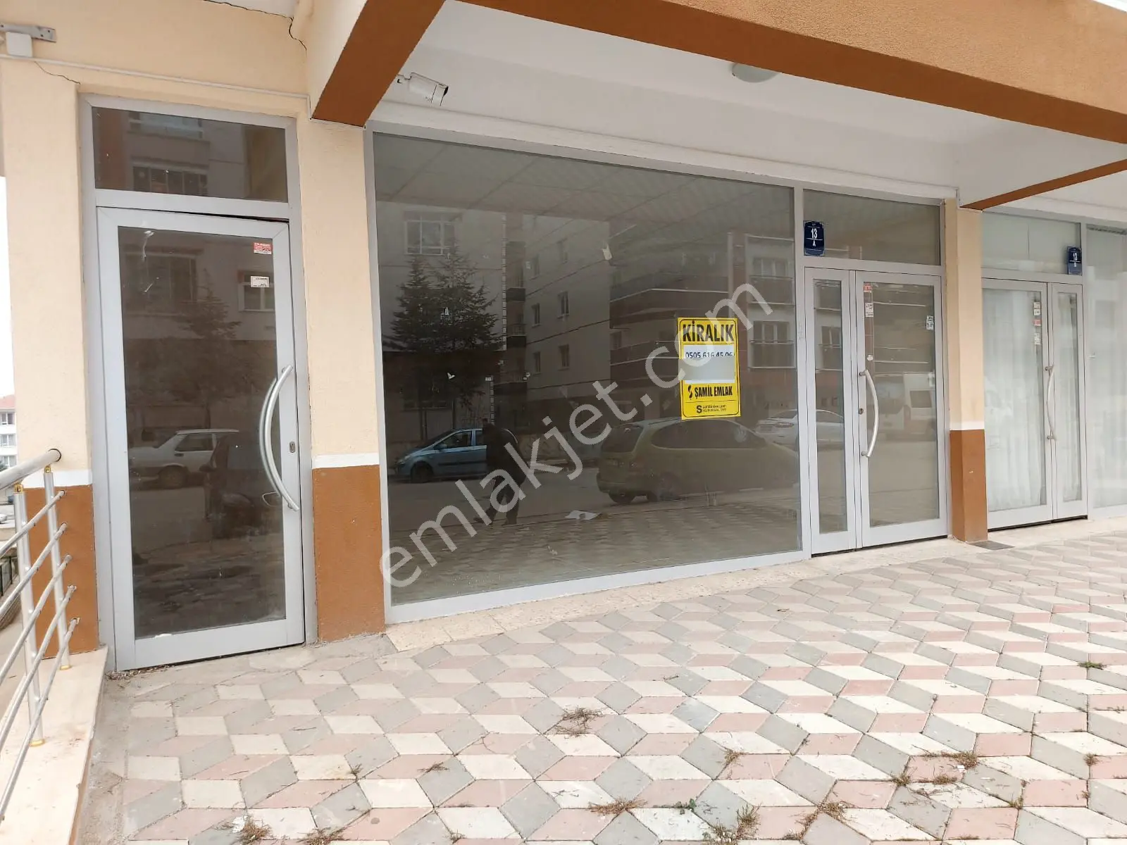 Sena Emlaktan Cadde 100m2 Zemini 100m2 Depolu Kiralık Dükkan