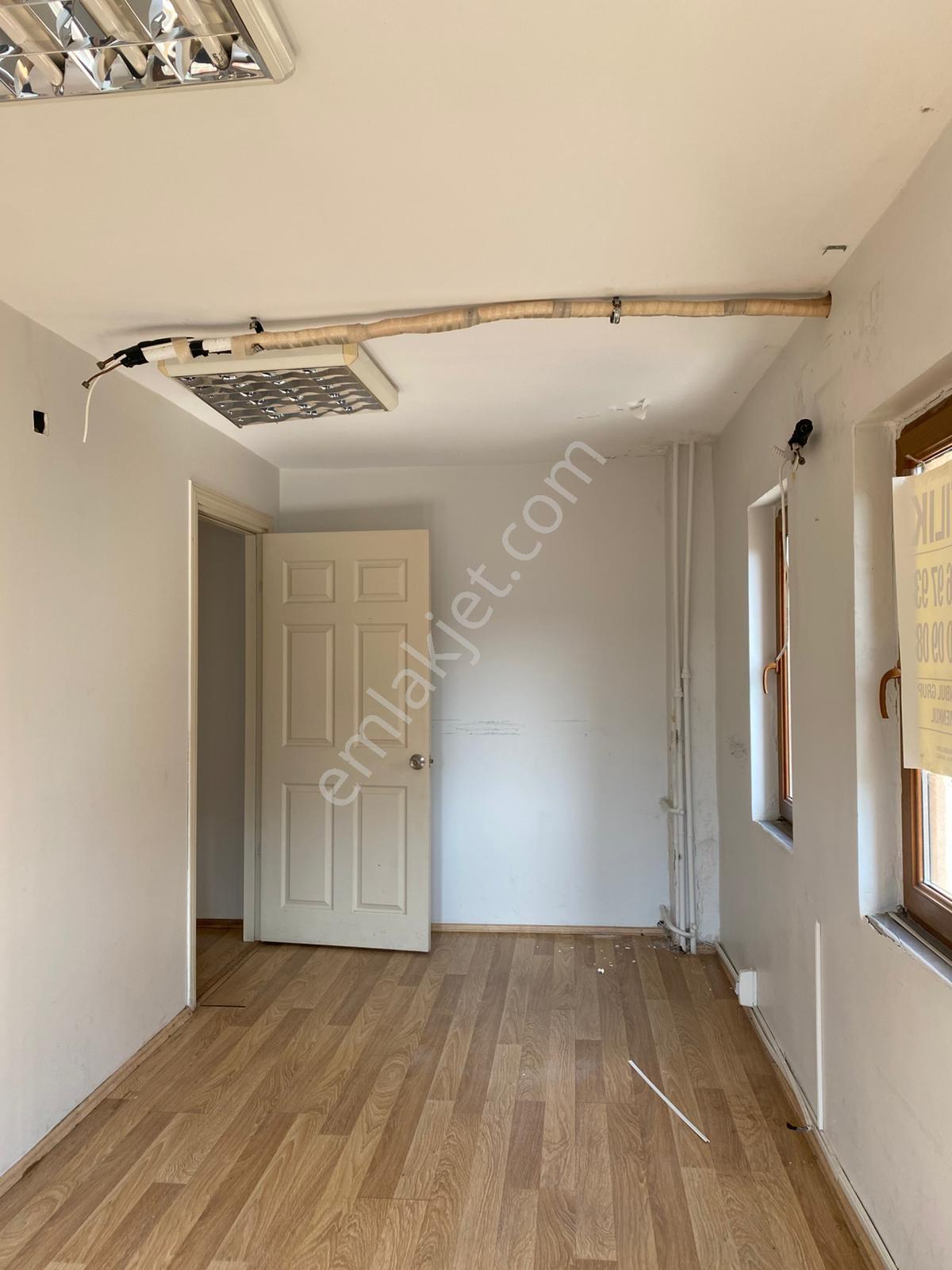 Üsküdar Bağlarbaşı Cad. 100m2 2. Kat Satılık Ofis Fırsatı - Görsel 23