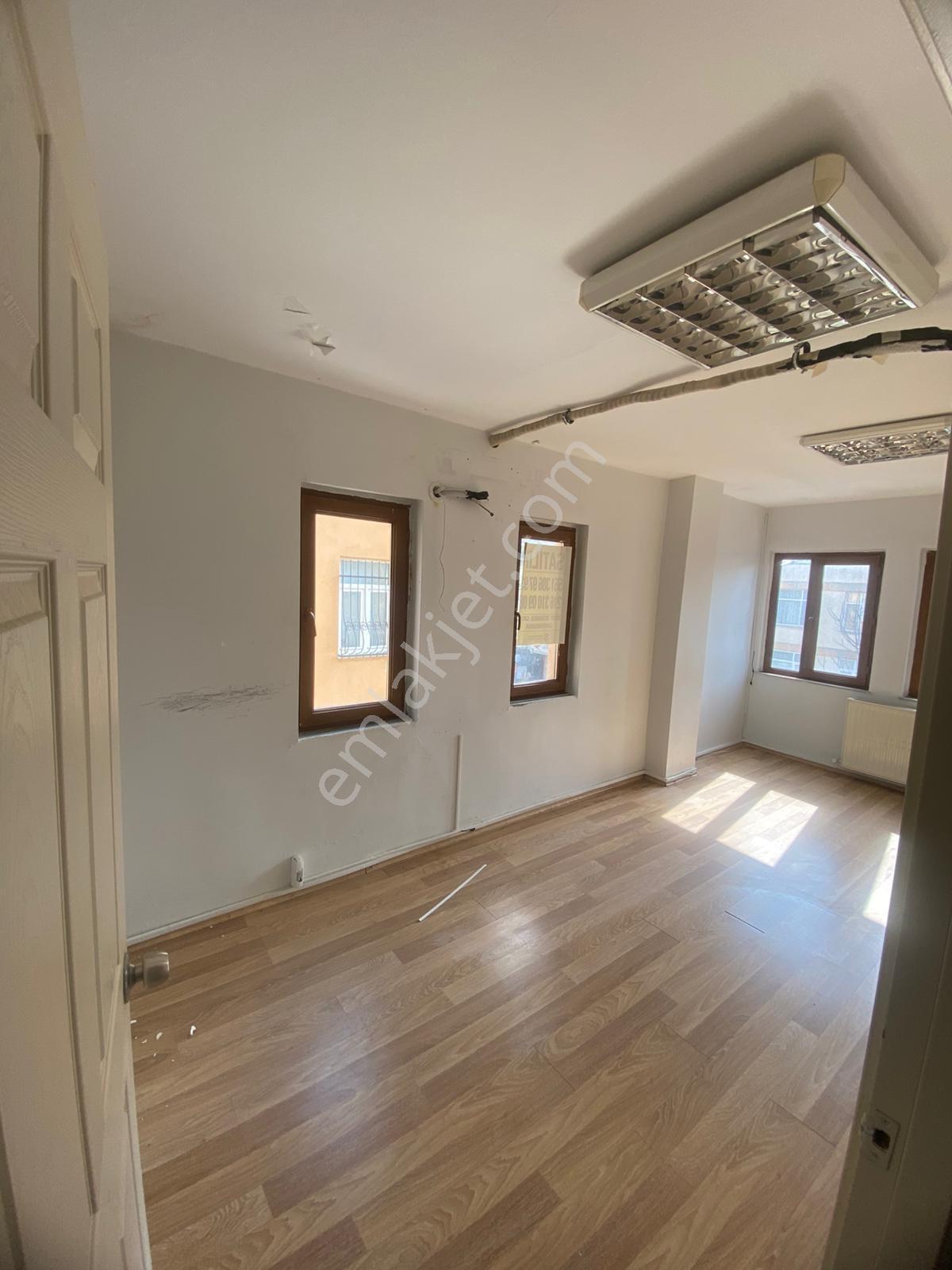 Üsküdar Bağlarbaşı Cad. 100m2 2. Kat Satılık Ofis Fırsatı - Görsel 7