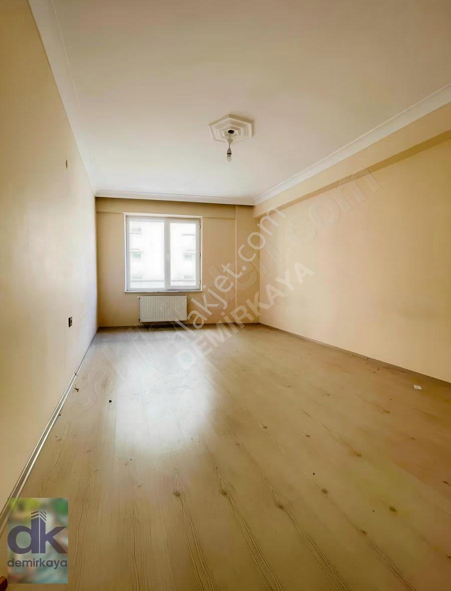 E- Çamlıca Mahallesi Kiralık 2+1 Daire