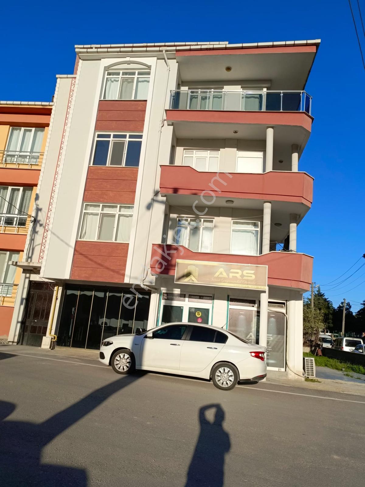 Edirne Atatürk Mahallesi'nde Merkezi Konum Satılık 3+1 Daire