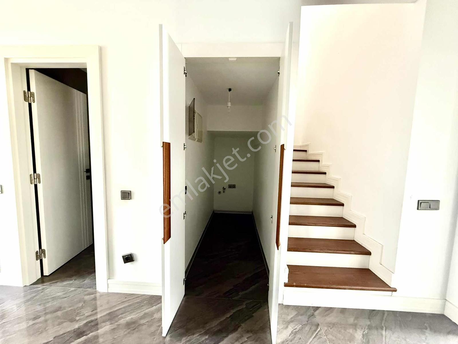 Villa Tipi Deniz Manzaralı Vatandaşlığa Uygun Dublex Daire - Görsel 25