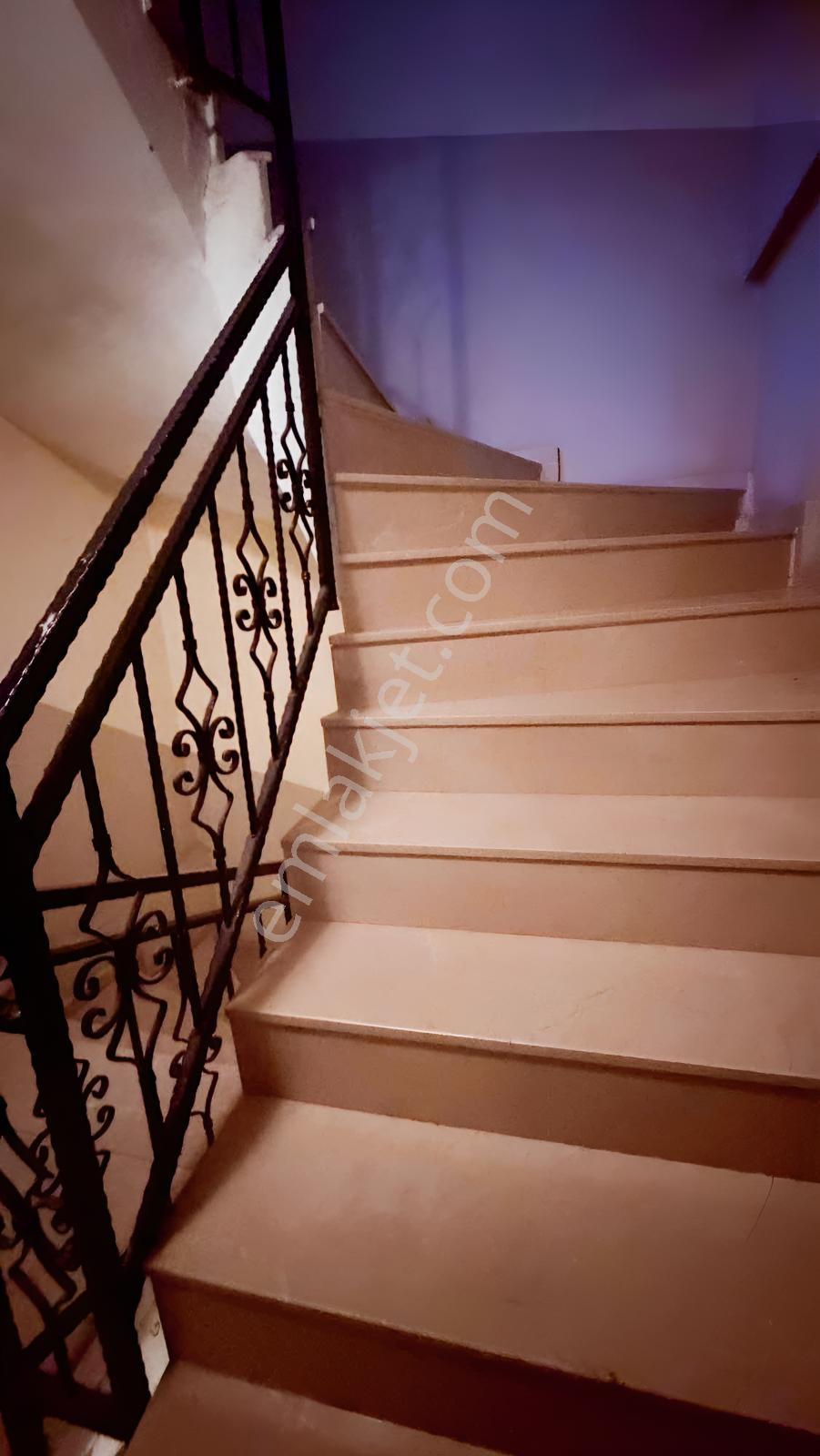 Paşaalanında Merkezi Ve Değerli Lokasyonda Komple Satılık Bina - Görsel 24