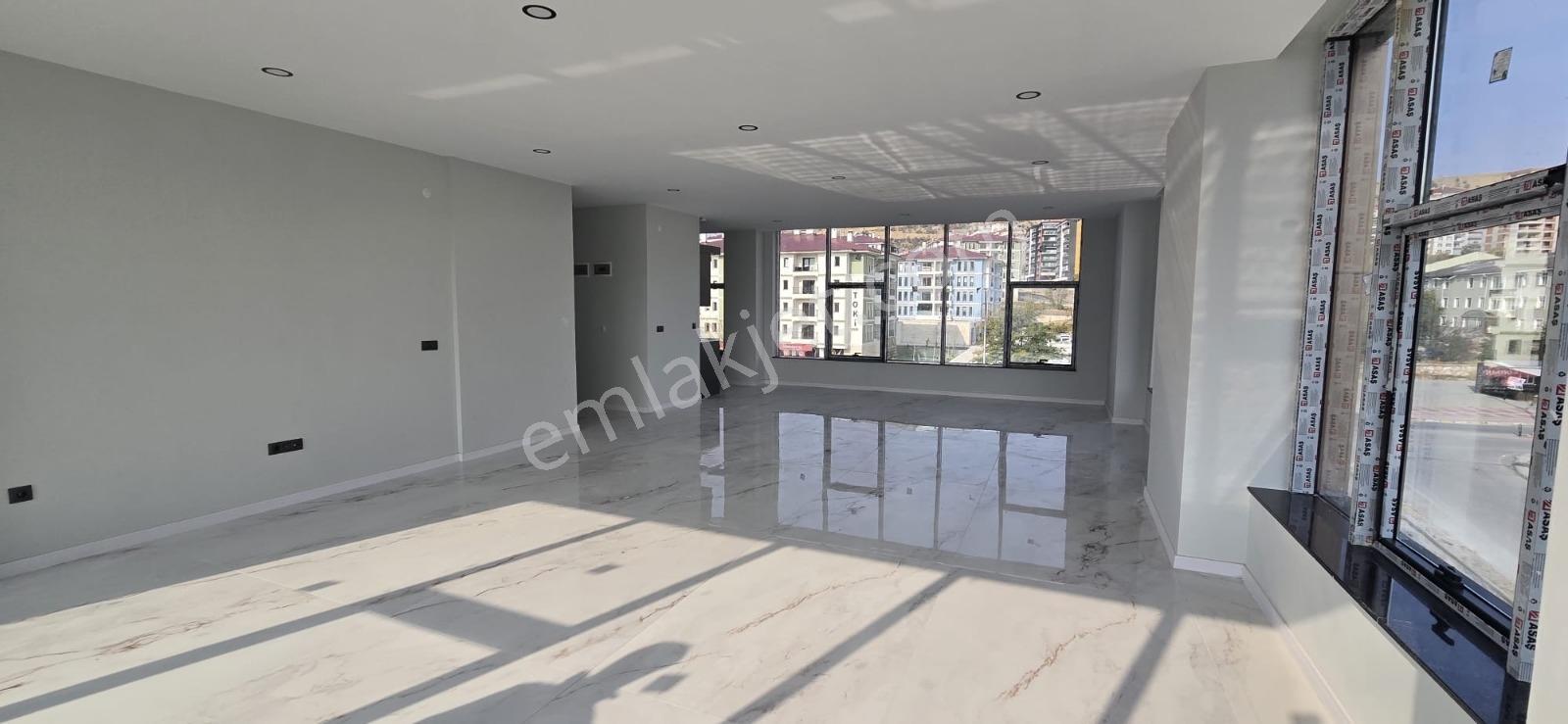 Msyapı Emlaktan 78m2 Merkezi Yerde Kiralık Ofis - Görsel 8