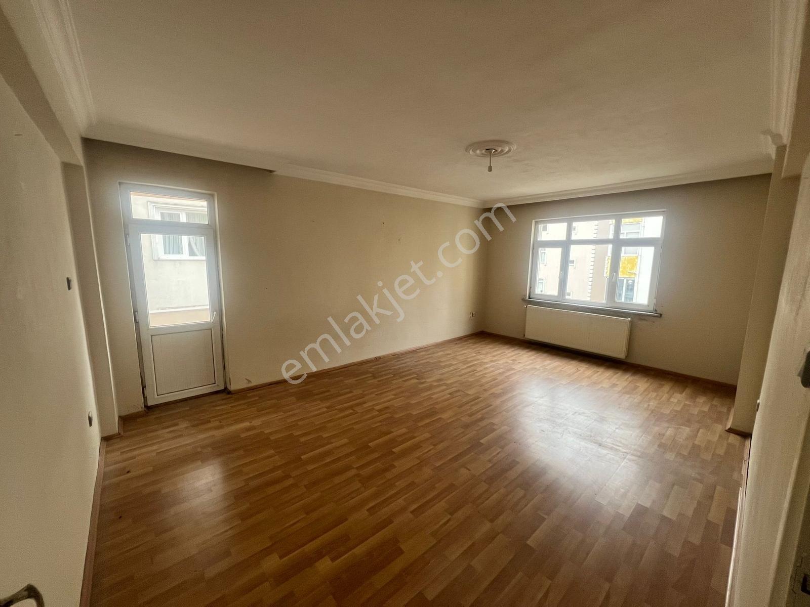 Çerkezköy Fevzipaşa Mahallesi Memur Sokakta Kiralık 2+1 Daire