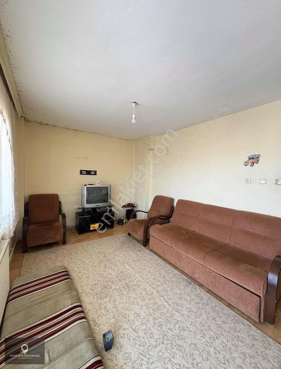 Rota'dan Karamürsel Merkeze Yakın Eşyalı Kiralık 3+1 Daire! - Görsel 2