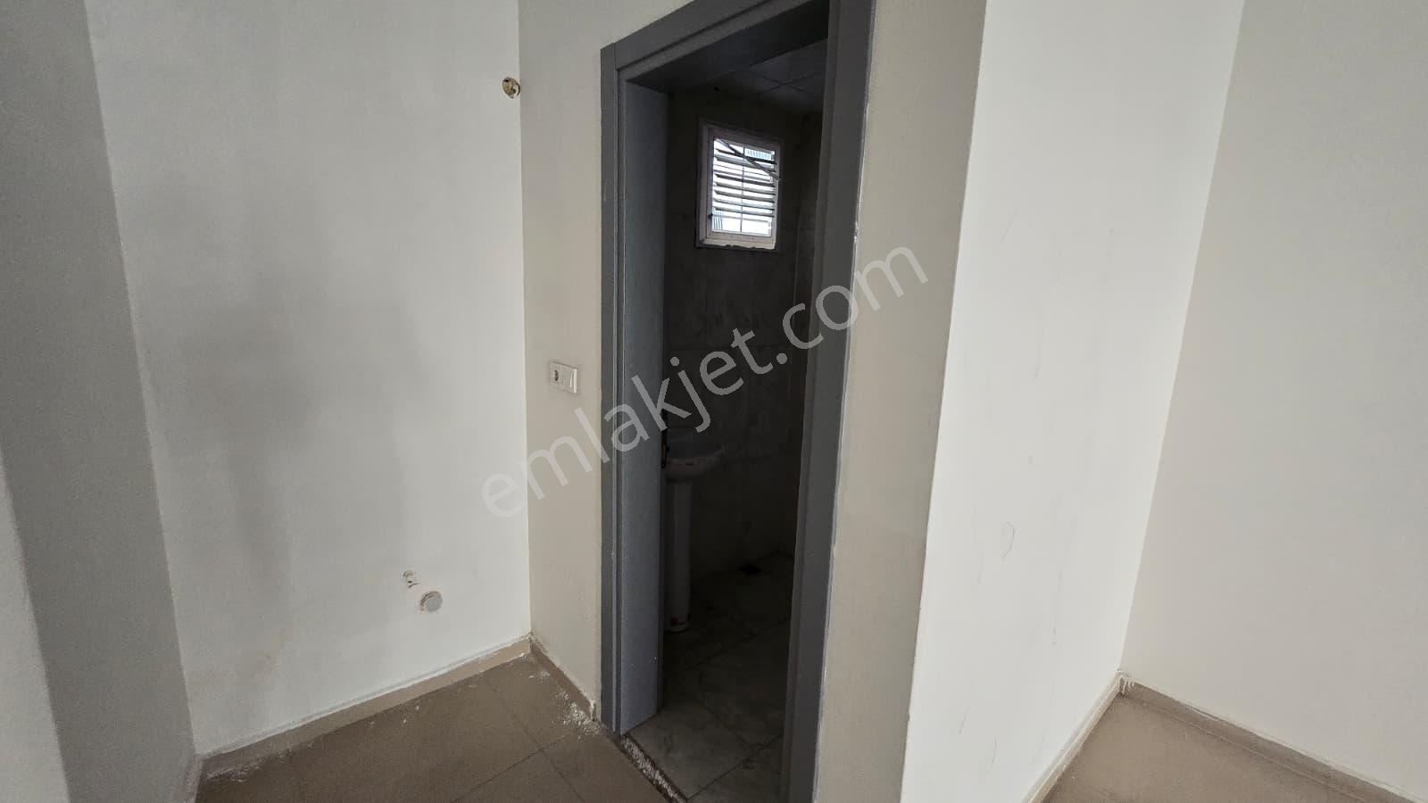 Menderes Kasımpaşa Mahallesi 50. Yıl Caddesi’nde Kiralık Dükkan! - Görsel 14