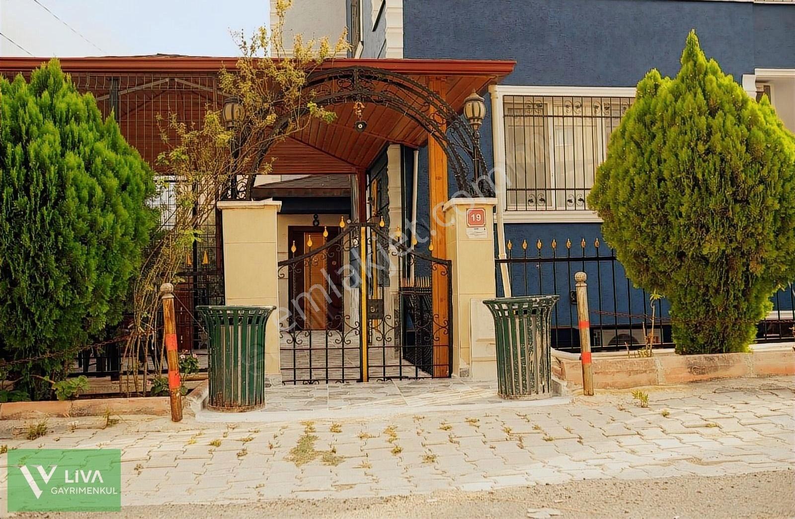 Sarımazı'da Komple Satılık 3 Katlı Bahçeli Bina - Görsel 26