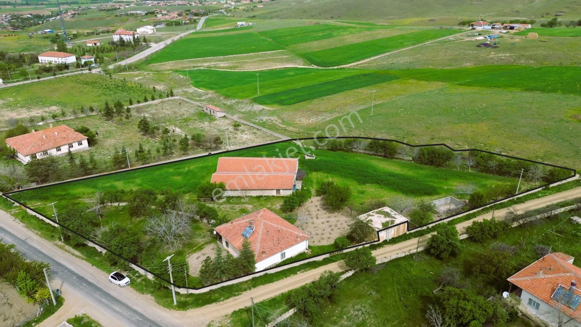Ortaköy Sarıkaraman'da 6.000m2 Arsa İçinde Satılık Çiftlik Evi - Görsel 4