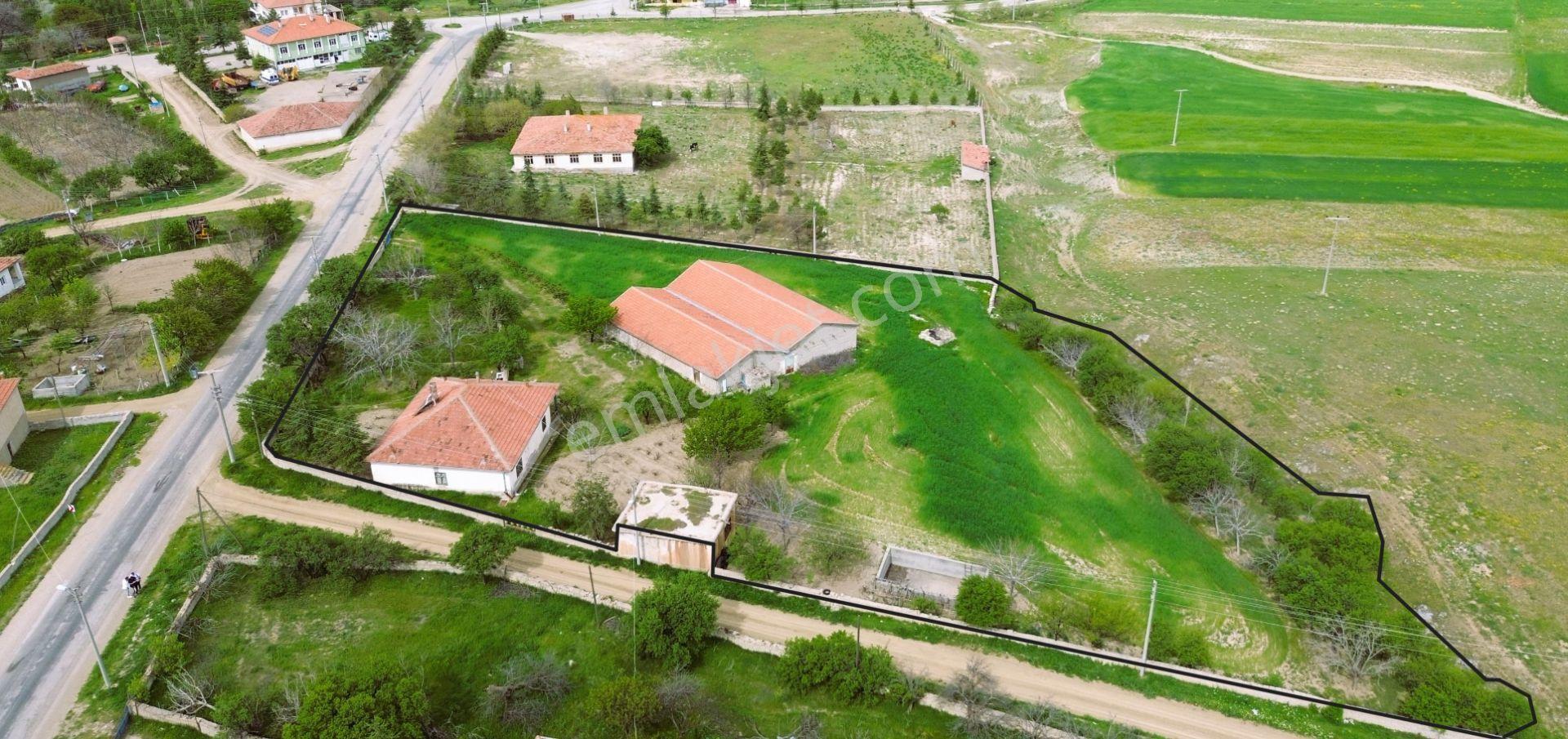 Ortaköy Sarıkaraman'da 6.000m2 Arsa İçinde Satılık Çiftlik Evi - Görsel 3