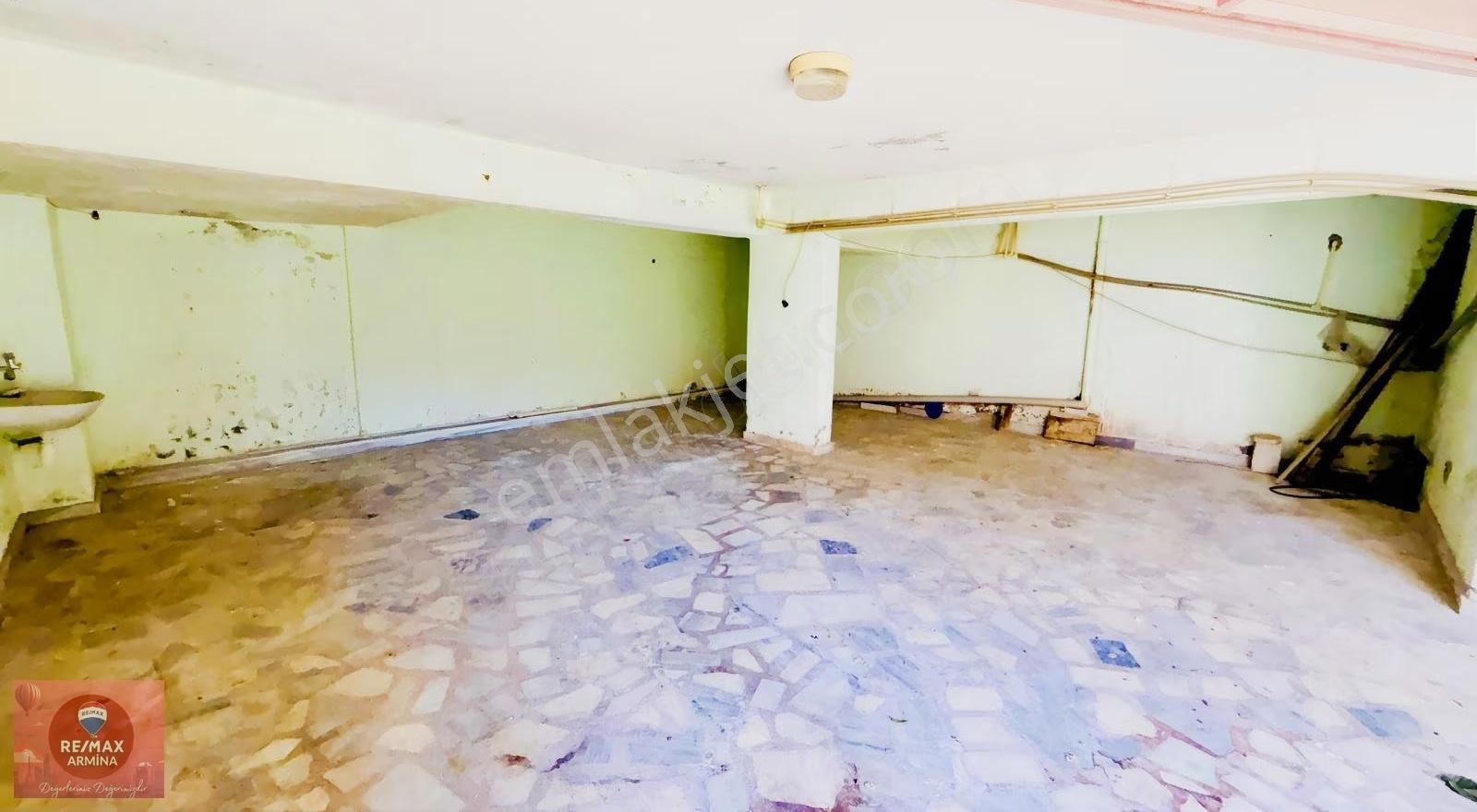 Karamürsel Dereköyde Deniz Manzaralı Bahçeli Ve Prestij Dolu - Görsel 25