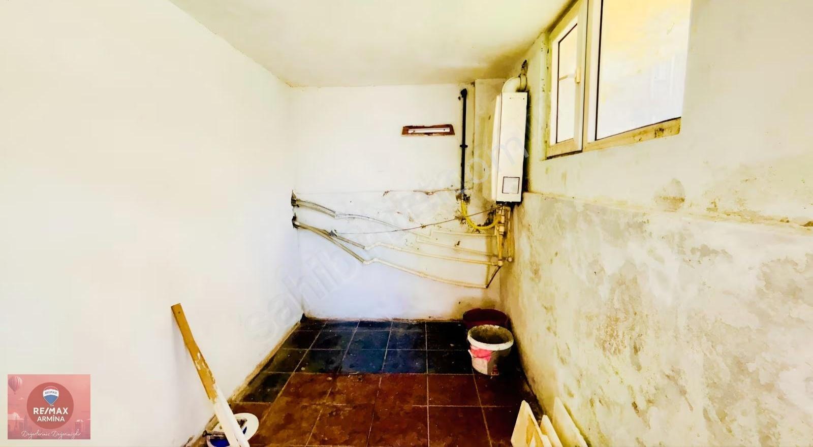 Karamürsel Dereköyde Deniz Manzaralı Bahçeli Ve Prestij Dolu - Görsel 24
