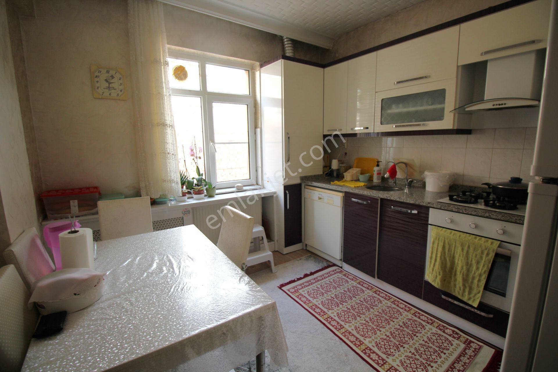 Aksaray Hacı Hasanlı Mah Ulu Cami Arkası Bakımlı-geniş Satılık 3+1 Daire - Görsel 13