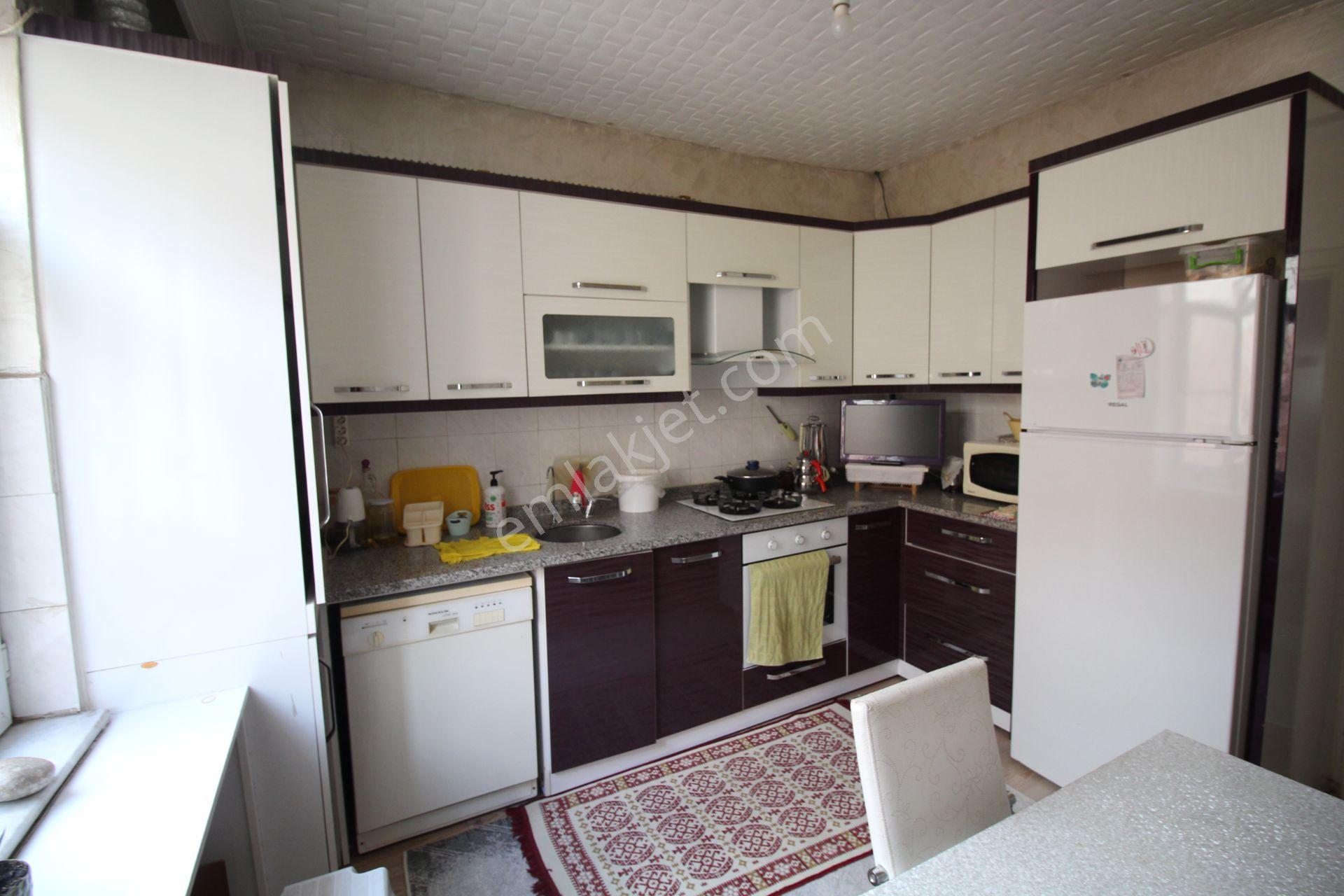 Aksaray Hacı Hasanlı Mah Ulu Cami Arkası Bakımlı-geniş Satılık 3+1 Daire - Görsel 12