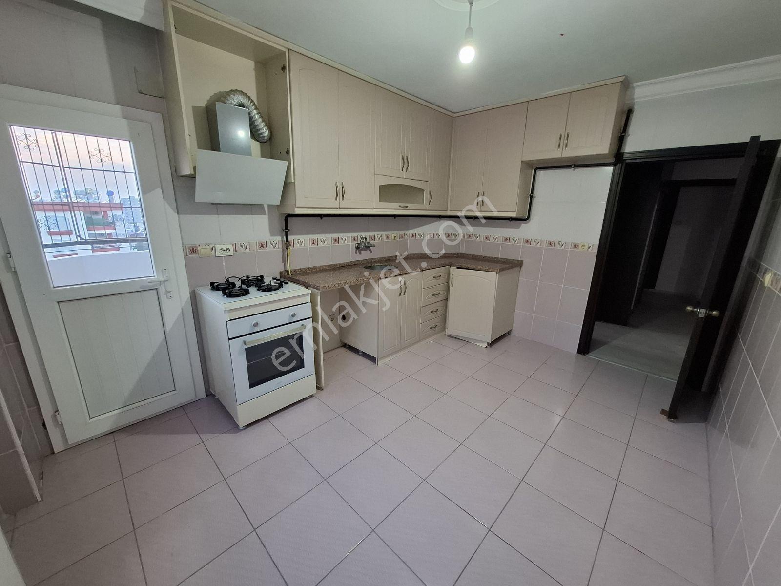 Atıcı'dan Kozan Yolu Üzerinde İskanlı Kombili 3+1 Kiralık - Görsel 3