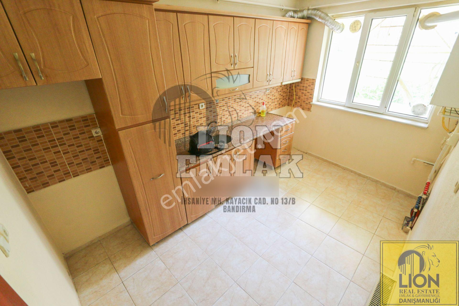 Lıon Emlak'tan Paşabayır'da Çarşı Yakını Kiralık 2+0 Daire