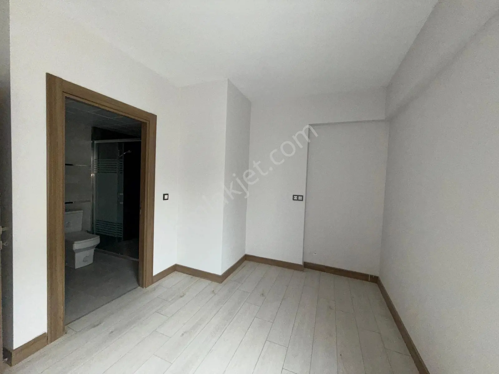 Göl Manzaralı, Kapalı Mutfaklı 4+1 Kiralık Daire - Görsel 5