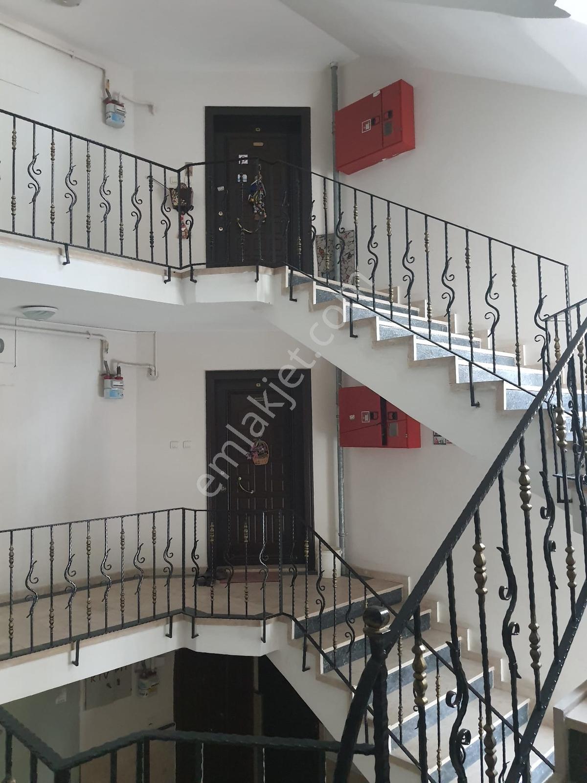 Wınner Wall'dan Cevizlibahçede Aile Sitesinde 3+1 Daire - Görsel 34