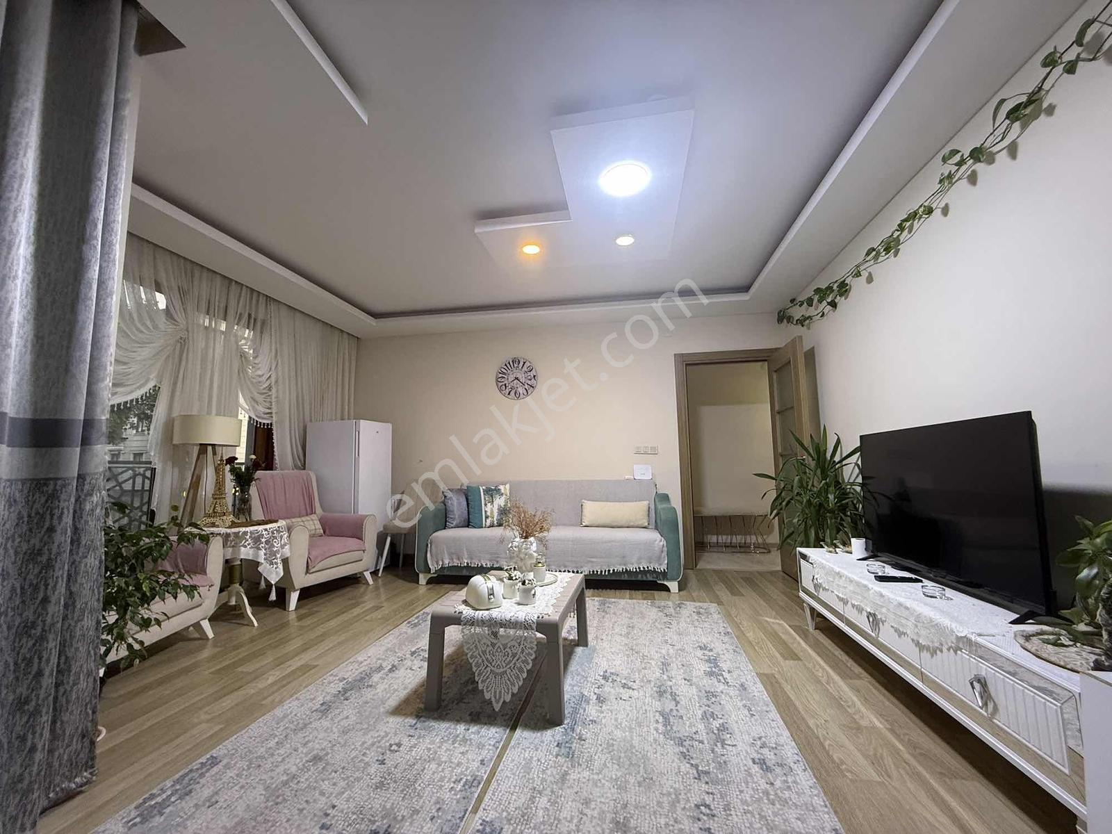 Samandıra Merkezde Ana Cadde Üzeri Satılık 3+1 Daire - Görsel 32
