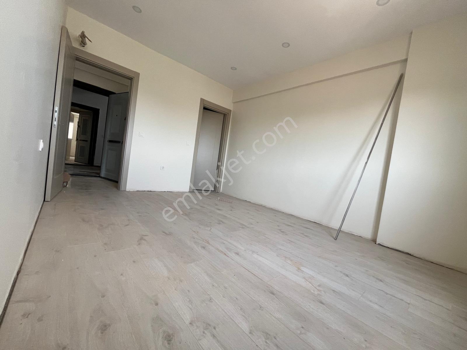 Antalya'da Lüks Sitede Satılık 2+1 Sıfır Daire Havuzlu Otoparklı - Görsel 4