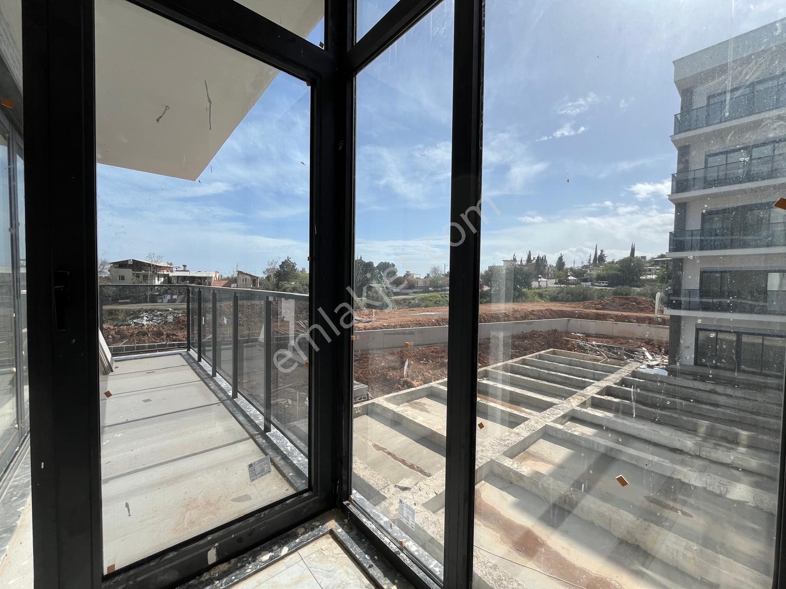 Antalya'da Lüks Sitede Satılık 2+1 Sıfır Daire Havuzlu Otoparklı - Görsel 3